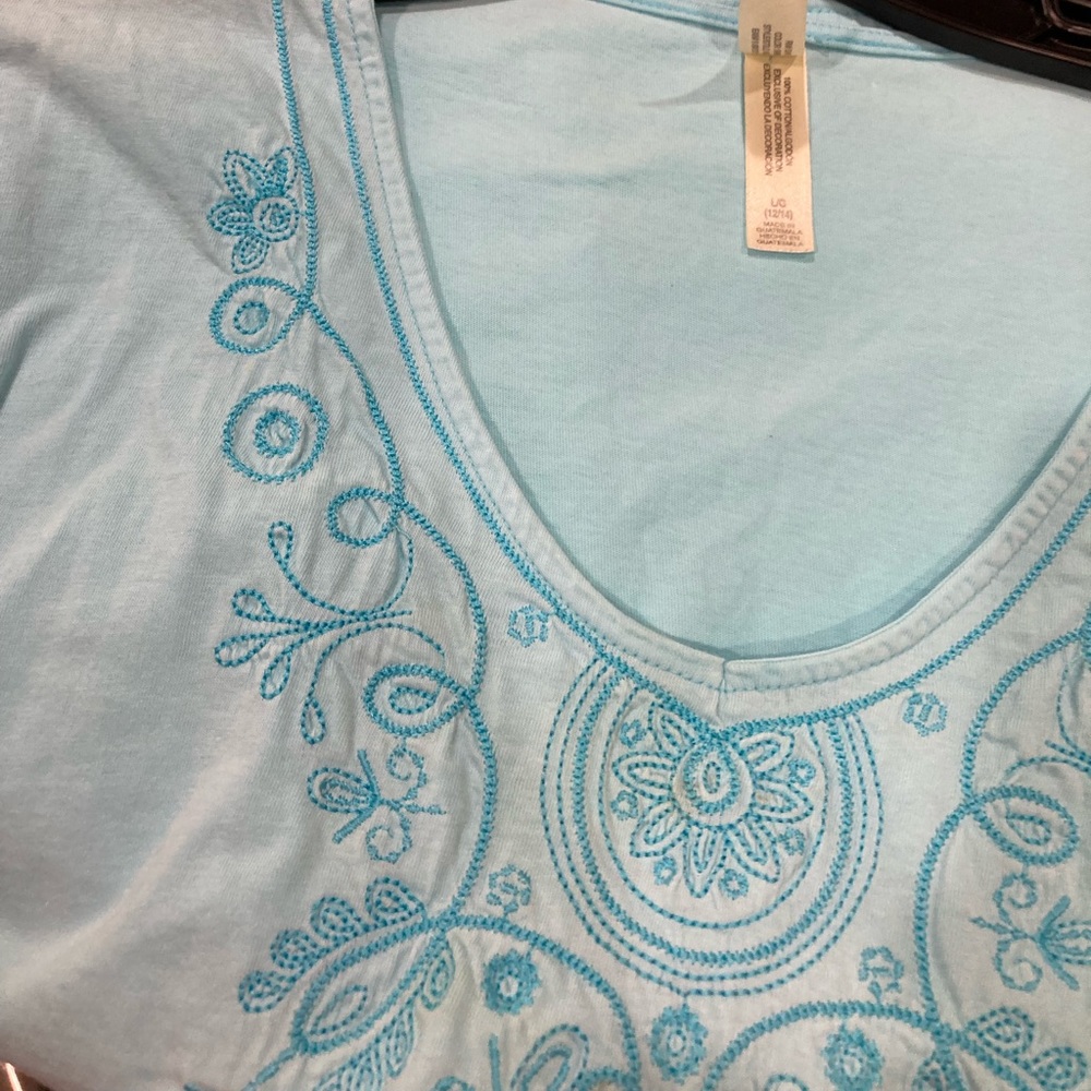 White Stag top. Size LG.
